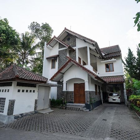 Hotel Super Oyo 1778 Omah Duwet Beran Kidul Esterno foto