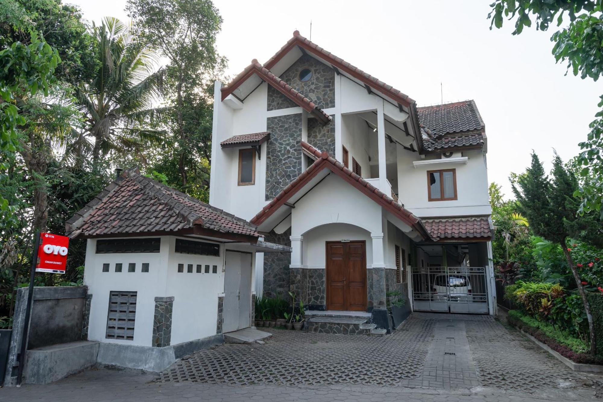 Hotel Super Oyo 1778 Omah Duwet Beran Kidul Esterno foto